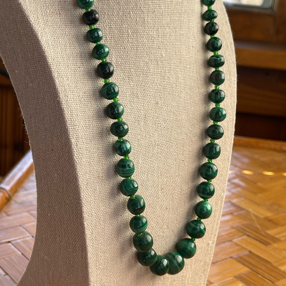 Vintage graduated malachite bead necklace excellent condition - Picture 8 of 10